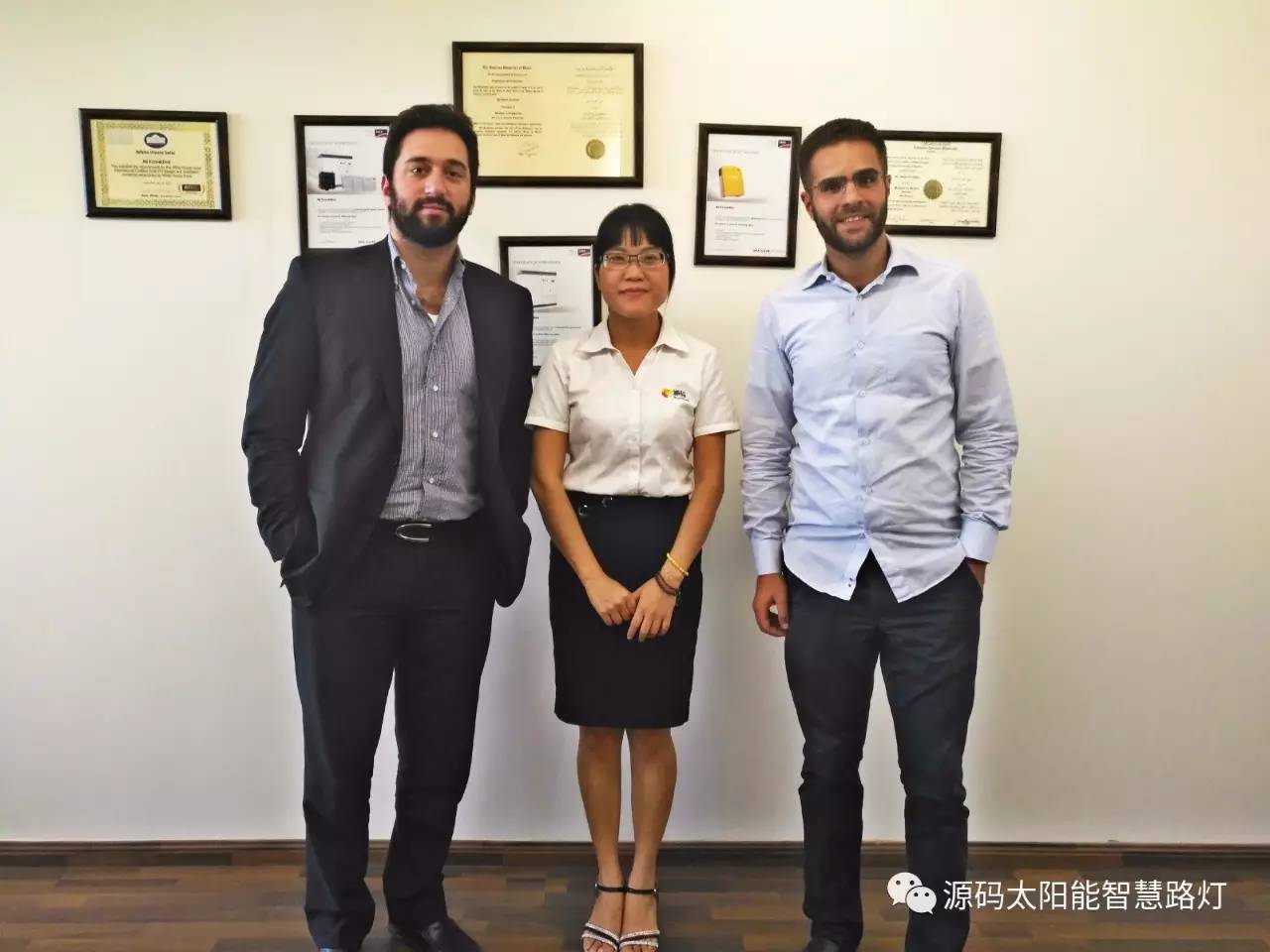 太陽(yáng)能路燈，太陽(yáng)能平板燈，光伏產(chǎn)業(yè)，綠色節(jié)能，太陽(yáng)能路燈廠(chǎng)家